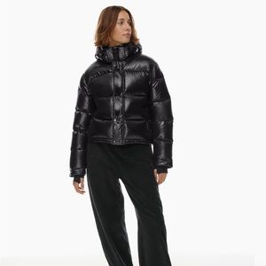 Aritzia Super Puff Shorty